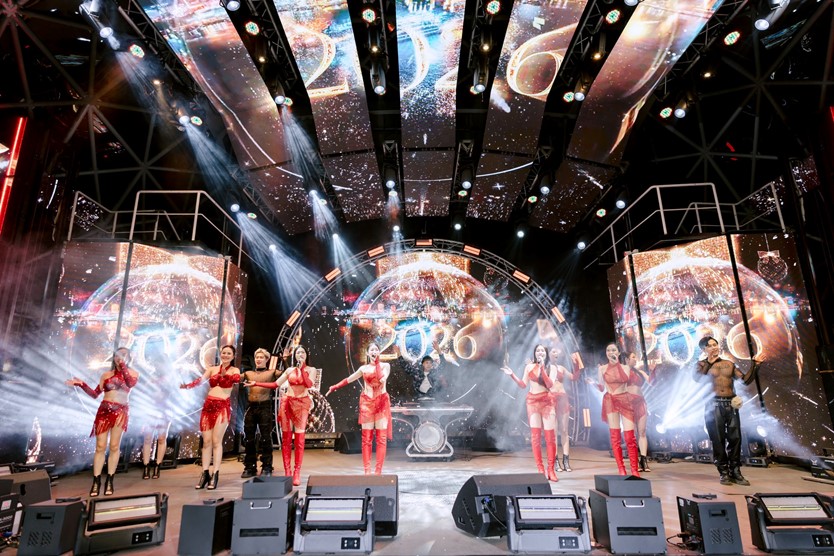 Du thuyền ăn tối 6* Dolphin Halong cruise 