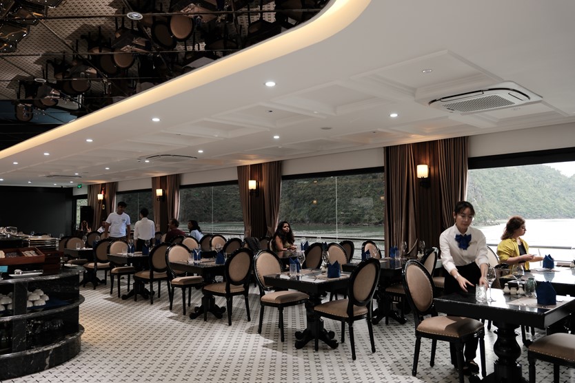 Du thuyền Halora Nova Cruise 5 sao Vịnh Lan Hạ