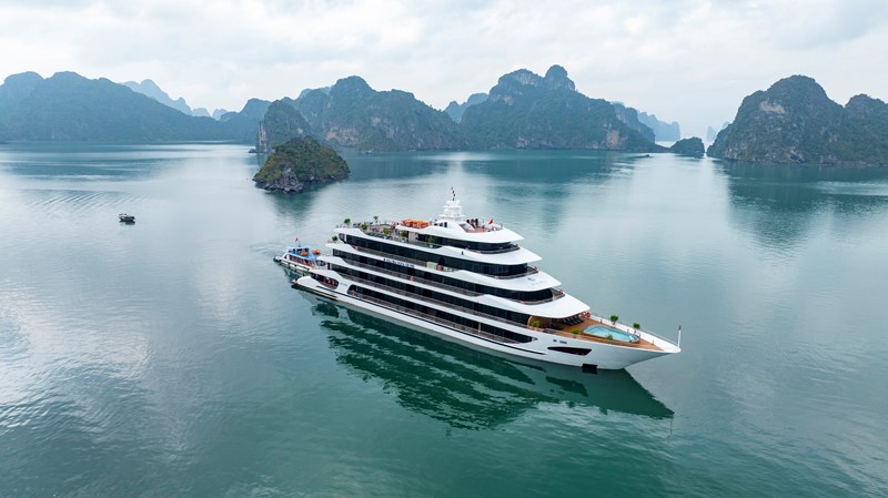 Du thuyền Halora Nova Cruise 5 sao Vịnh Lan Hạ