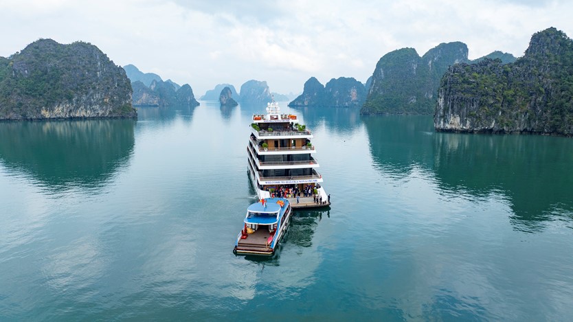 Du thuyền Halora Nova Cruise 5 sao Vịnh Lan Hạ