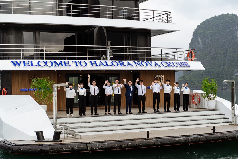 Du thuyền Halora Nova Cruise 5 sao Vịnh Lan Hạ