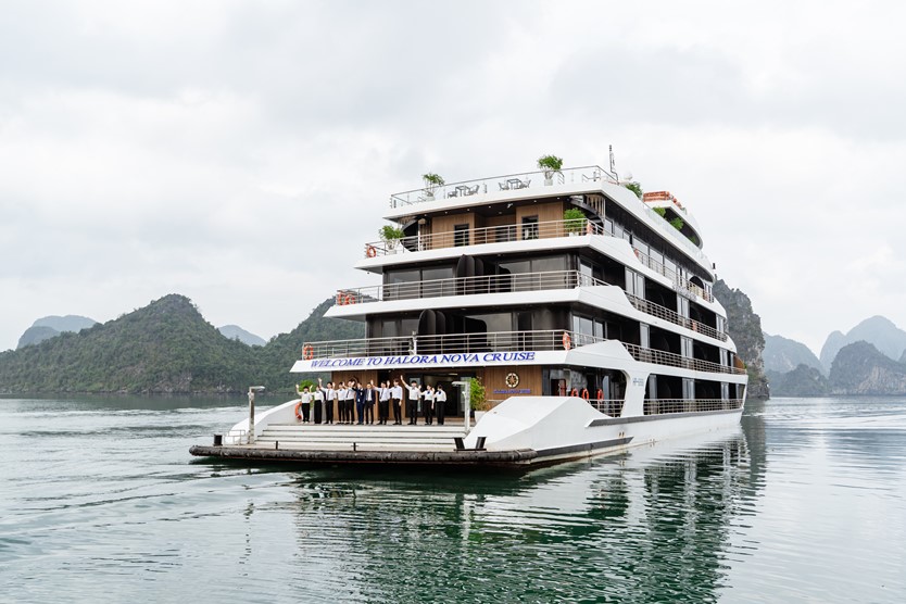 Du thuyền Halora Nova Cruise 5 sao Vịnh Lan Hạ