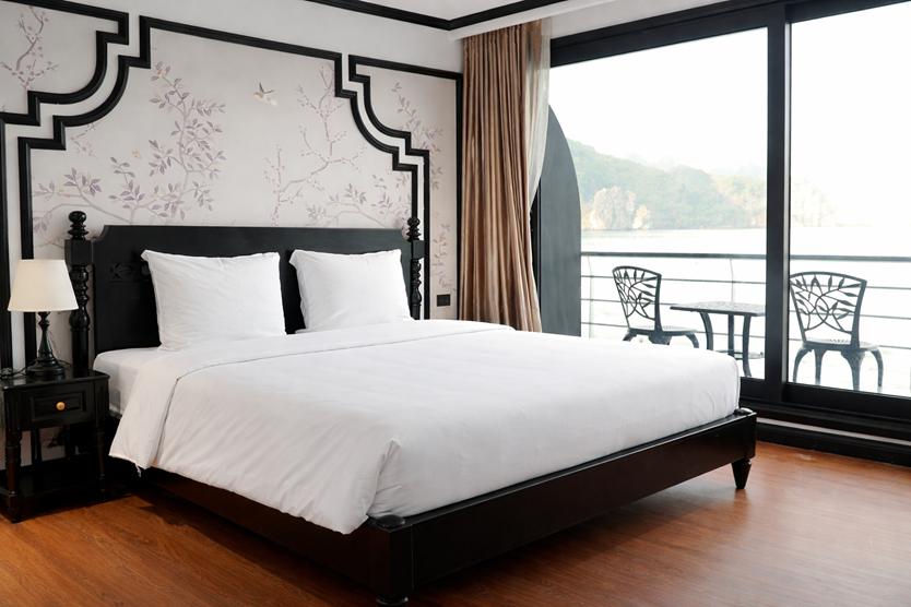 Du thuyền Halora Nova Cruise 5 sao Vịnh Lan Hạ