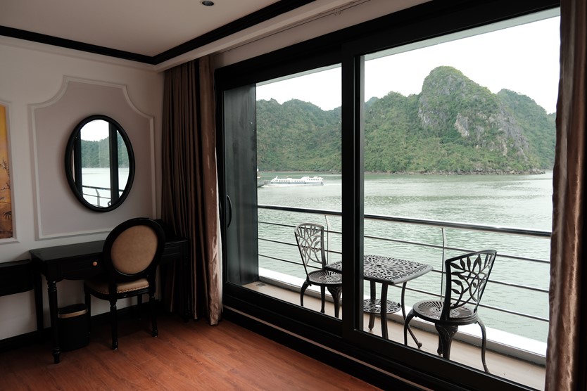 Du thuyền Halora Nova Cruise 5 sao Vịnh Lan Hạ