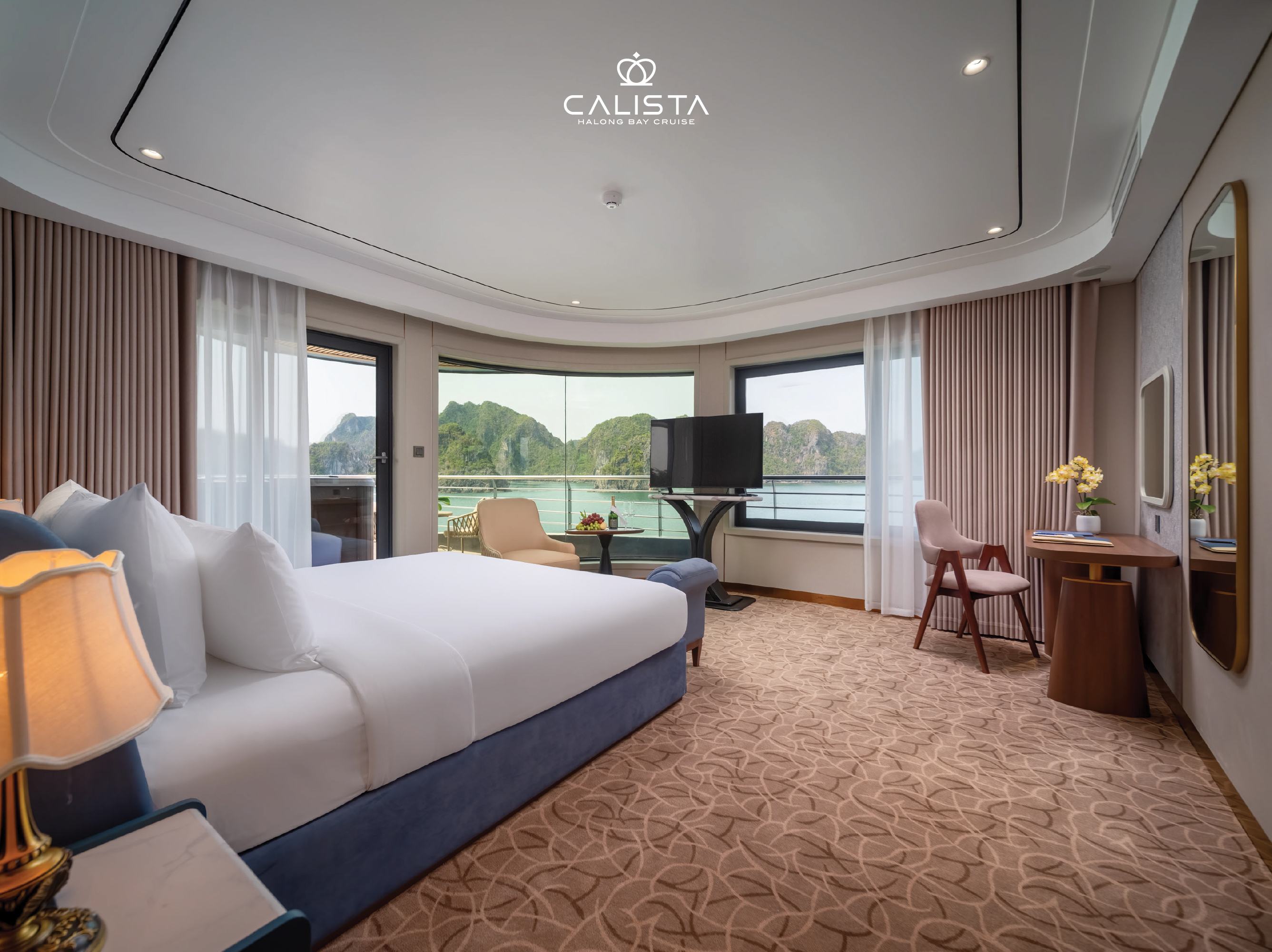 Phòng Calista Horizon • Số lượng phòng: 2 phòng | Diện tích: 65m2 • Vị trí: Tầng 4 với ban công riêng, bồn tắm và bể sục jacuzzi