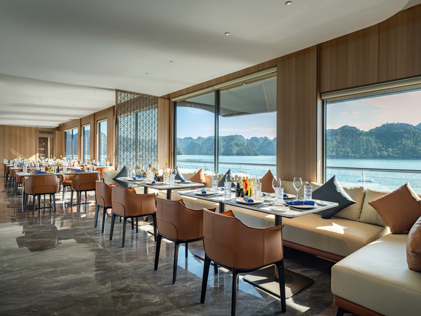Du thuyền Azura Cruise 6 sao Vịnh Lan Hạ