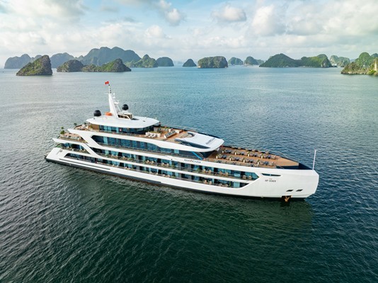 Du thuyền Azura Cruise 6 sao Vịnh Lan Hạ