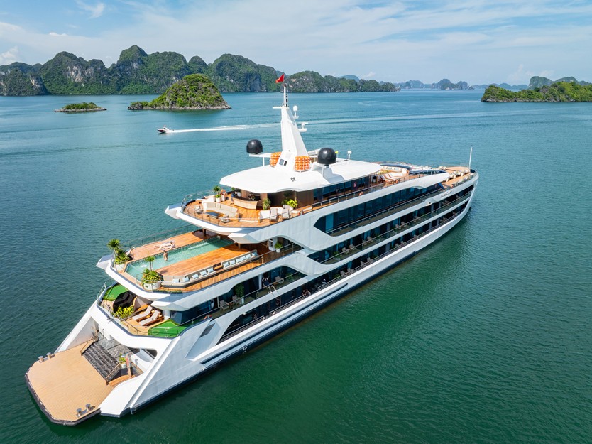 Du thuyền Azura Cruise 6 sao Vịnh Lan Hạ