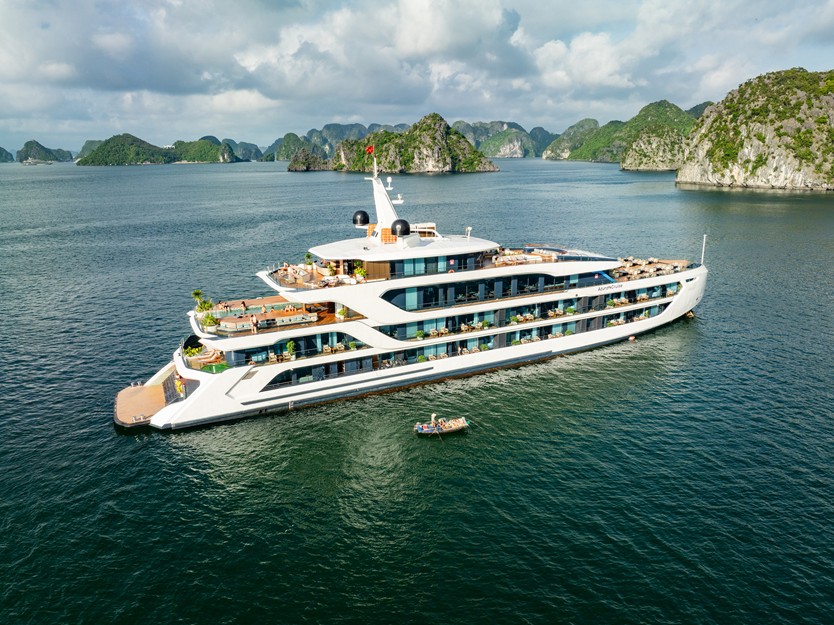 Du thuyền Azura Cruise 6 sao Vịnh Lan Hạ