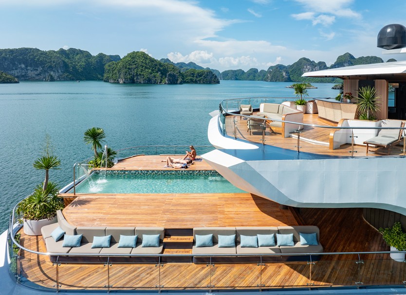 Du thuyền Azura Cruise 6 sao Vịnh Lan Hạ