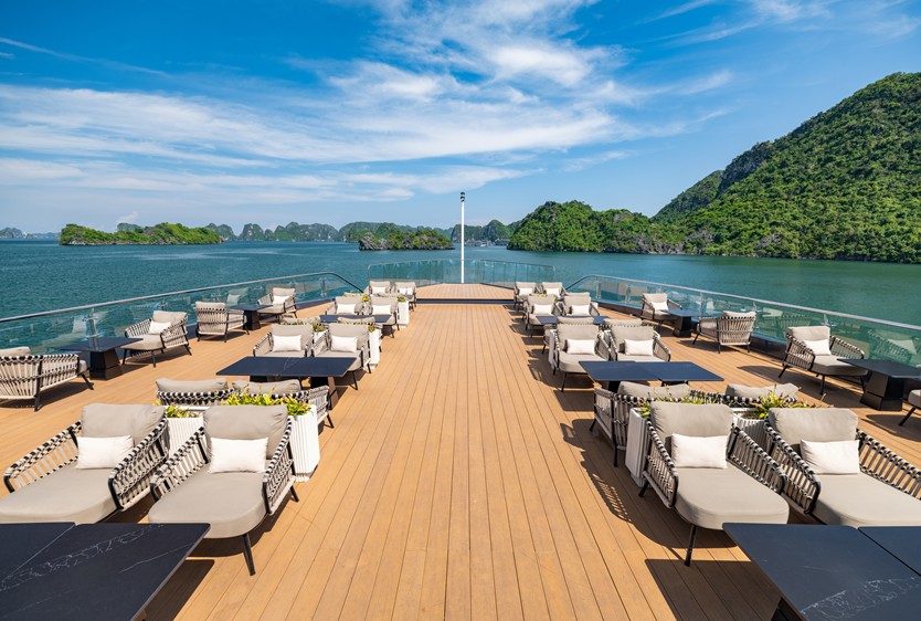Du thuyền Azura Cruise 6 sao Vịnh Lan Hạ