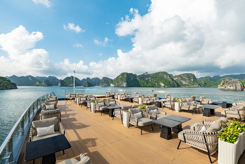 Du thuyền Azura Cruise 6 sao Vịnh Lan Hạ