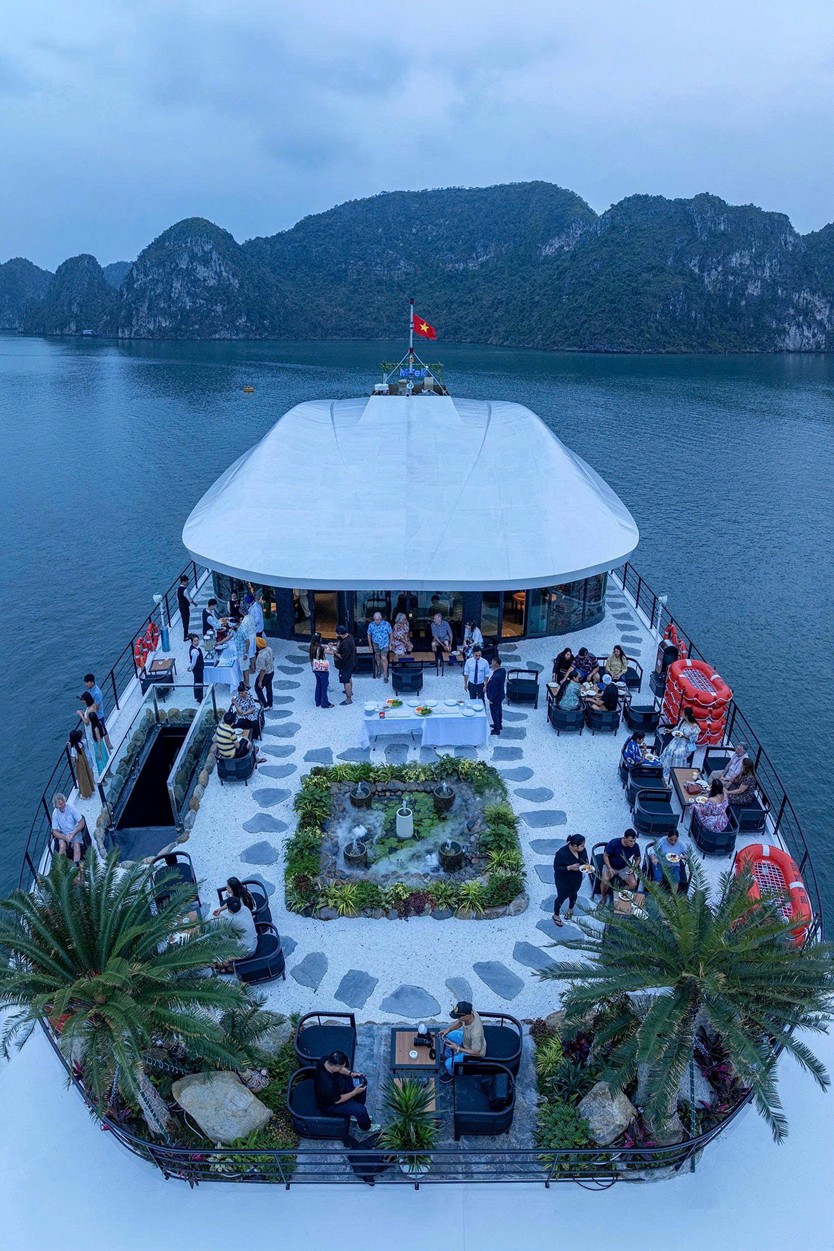 Du thuyền Celina Of The Sea Cruise 6 sao Vịnh Lan Hạ
