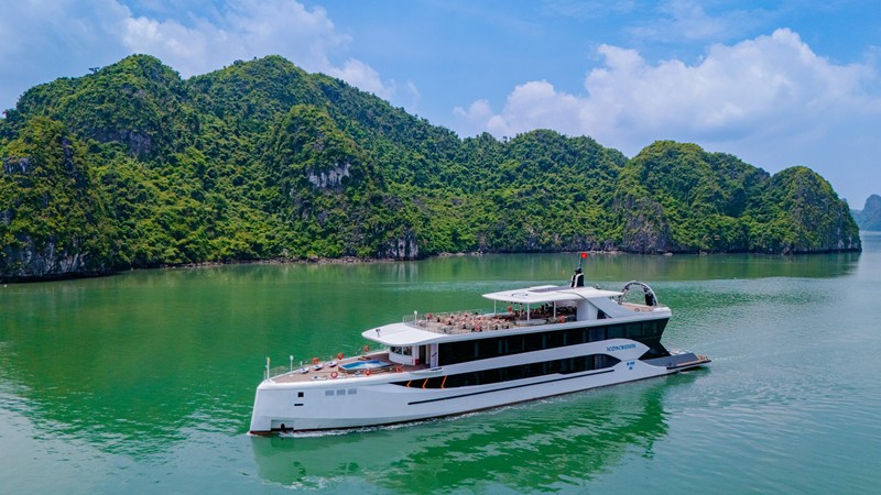 Du thuyền Icon Day Cruise 5* Vịnh Hạ Long