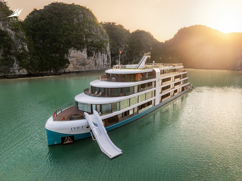 Du thuyền Lyra Grandeur 6 sao Vịnh Lan Hạ