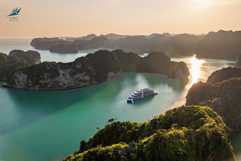 Du thuyền Lyra Grandeur 6 sao Vịnh Lan Hạ