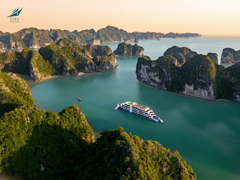 Du thuyền Lyra Grandeur 6 sao Vịnh Lan Hạ