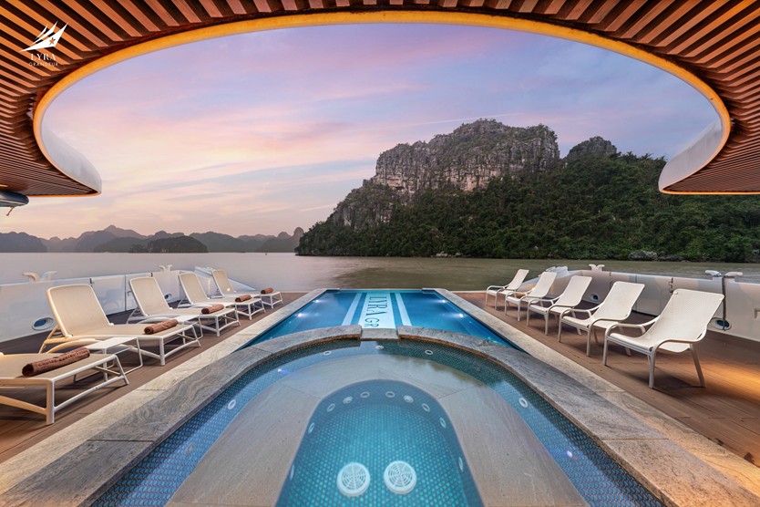 Du thuyền Lyra Grandeur 6 sao Vịnh Lan Hạ