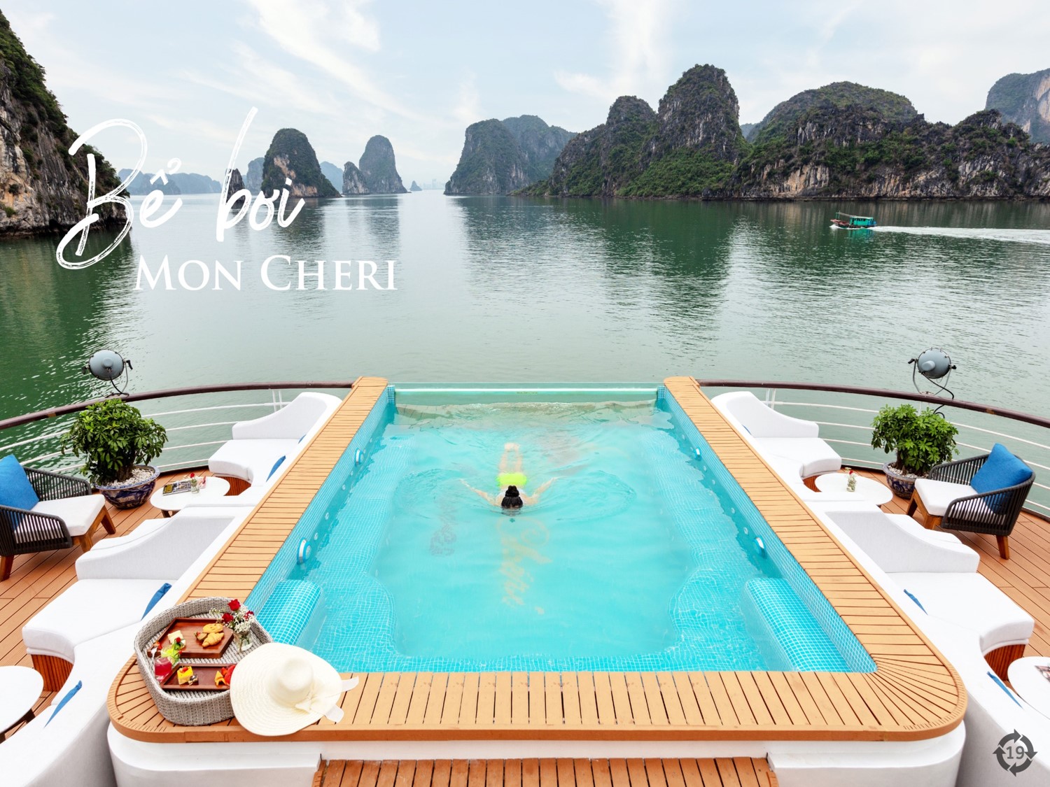 Du thuyền Mon Cheri cruise 5 sao vịnh Lan Hạ 3 Bể bơi Du thuyền Mon Cheri Cruise 5 sao Lan Hạ