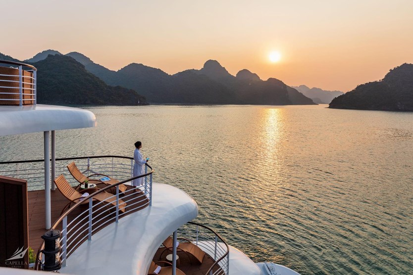 Du thuyền Capella Cruise 5 sao Lan Hạ