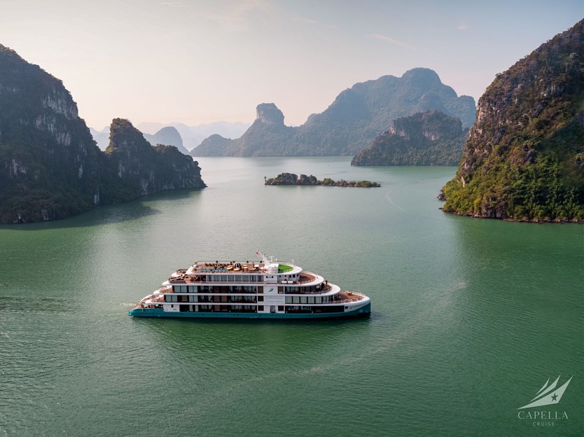 Du thuyền Capella Cruise 5 sao Lan Hạ