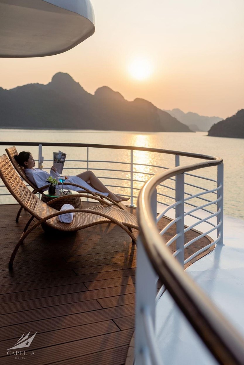 Du thuyền Capella Cruise 5 sao Lan Hạ