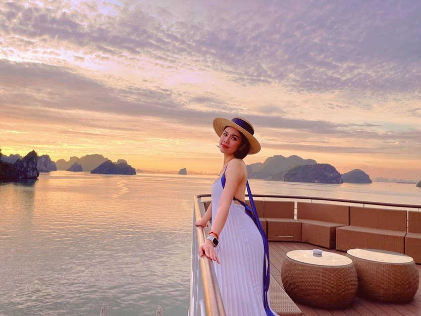 Du thuyền Capella Cruise 5 sao Lan Hạ