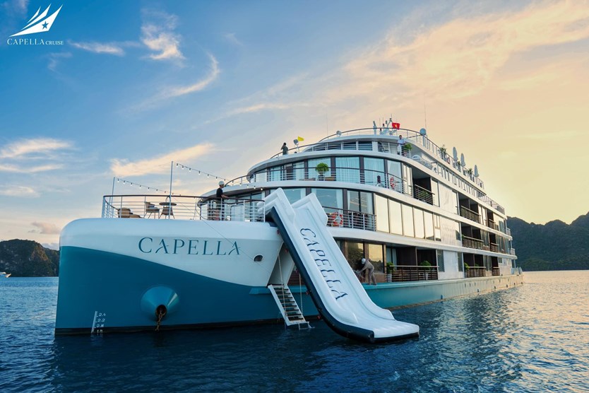 Du thuyền Capella Cruise 5 sao Lan Hạ