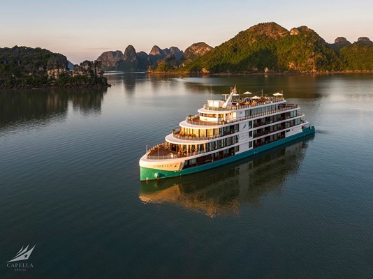 Du thuyền Capella Cruise 5 sao Lan Hạ