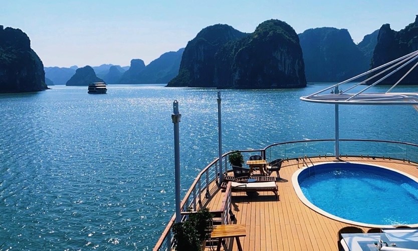 Du thuyền Heritage Bình Chuẩn 5 sao vịnh Lan Hạ