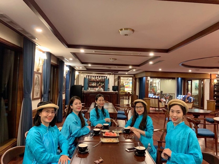 Du thuyền Heritage Bình Chuẩn 5 sao vịnh Lan Hạ