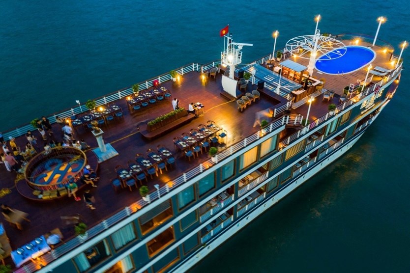 Du thuyền Heritage Bình Chuẩn 5 sao vịnh Lan Hạ