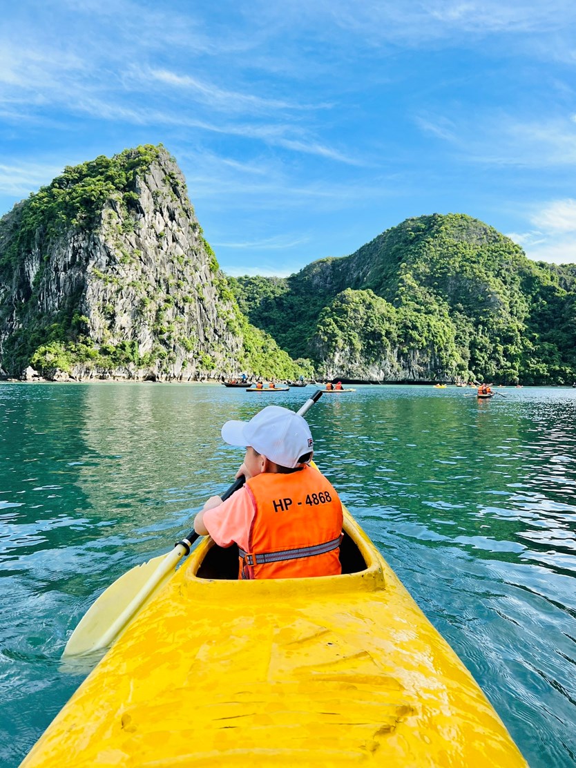 Du thuyền Mon Cheri cruise 5 sao vịnh Lan Hạ