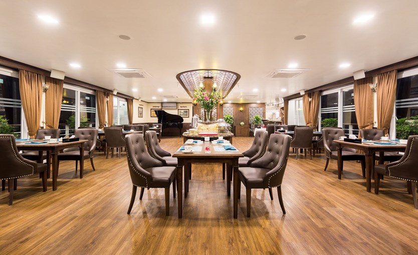 Du thuyền Mon Cheri cruise 5 sao vịnh Lan Hạ