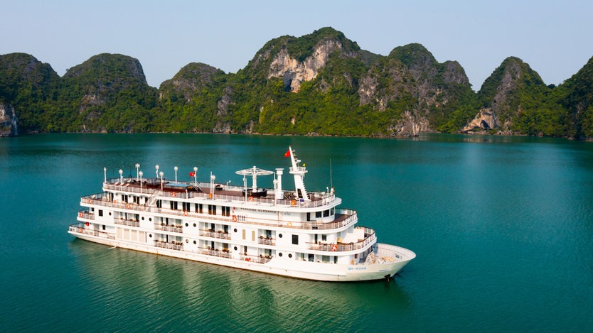 Du thuyền Paradise Elegance 5 sao vịnh Hạ Long
