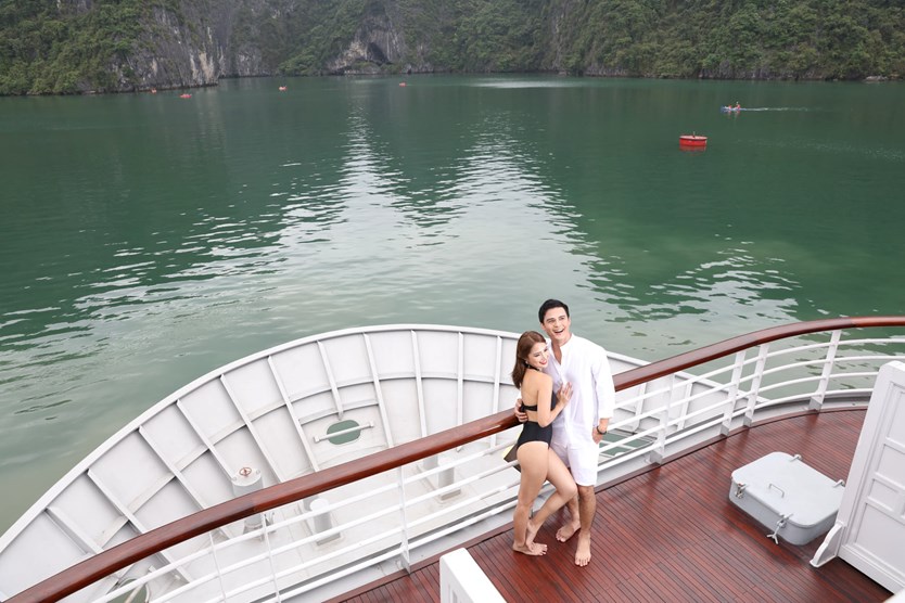 Du thuyền Paradise Elegance 5 sao vịnh Hạ Long