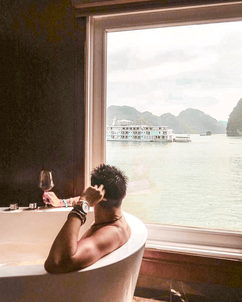 Du thuyền Paradise Elegance 5 sao vịnh Hạ Long