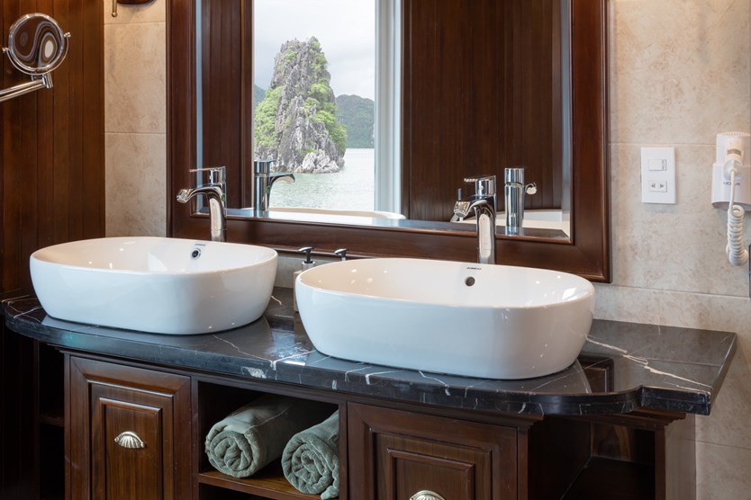 Du thuyền Paradise Elegance 5 sao vịnh Hạ Long