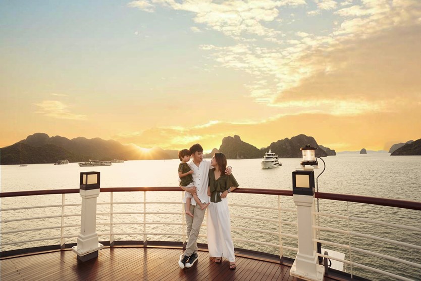 Du thuyền Paradise Elegance 5 sao vịnh Hạ Long