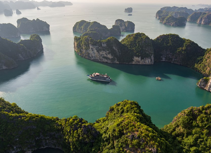 Rosy cruise – Du thuyền 5 sao vịnh Lan Hạ