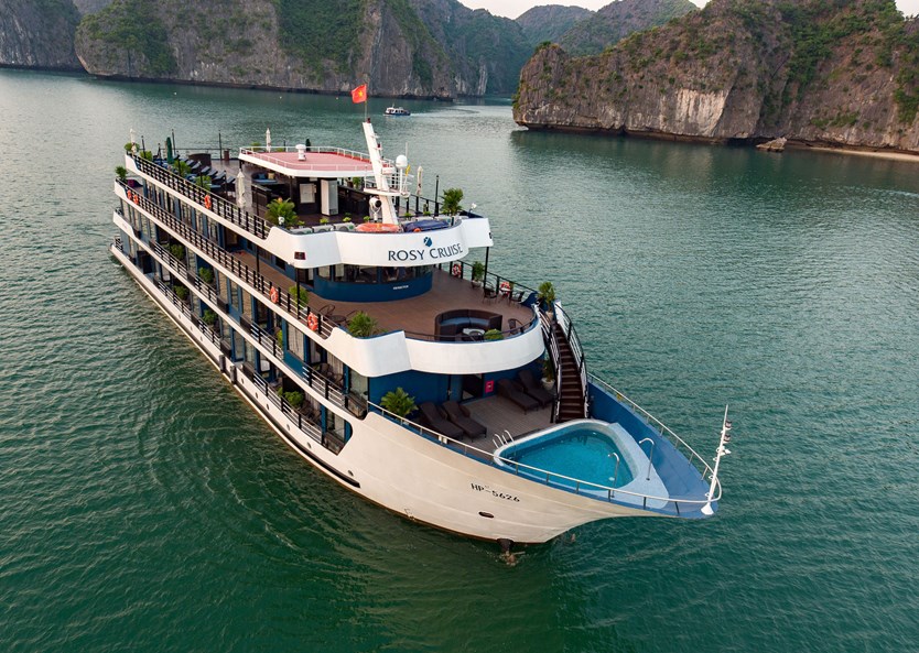 Rosy cruise – Du thuyền 5 sao vịnh Lan Hạ