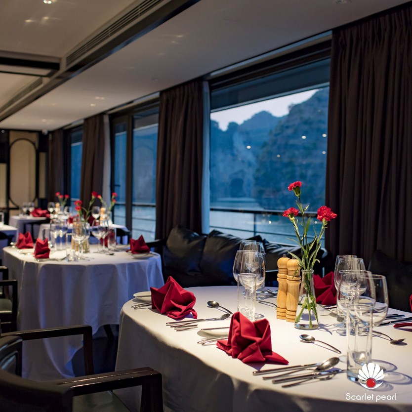 Du thuyền Scarlet Pearl cruise 5 sao vịnh Lan Hạ