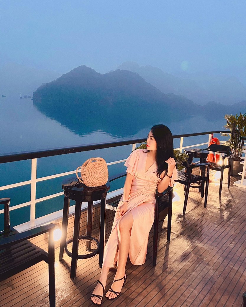 Du thuyền Scarlet Pearl cruise 5 sao vịnh Lan Hạ