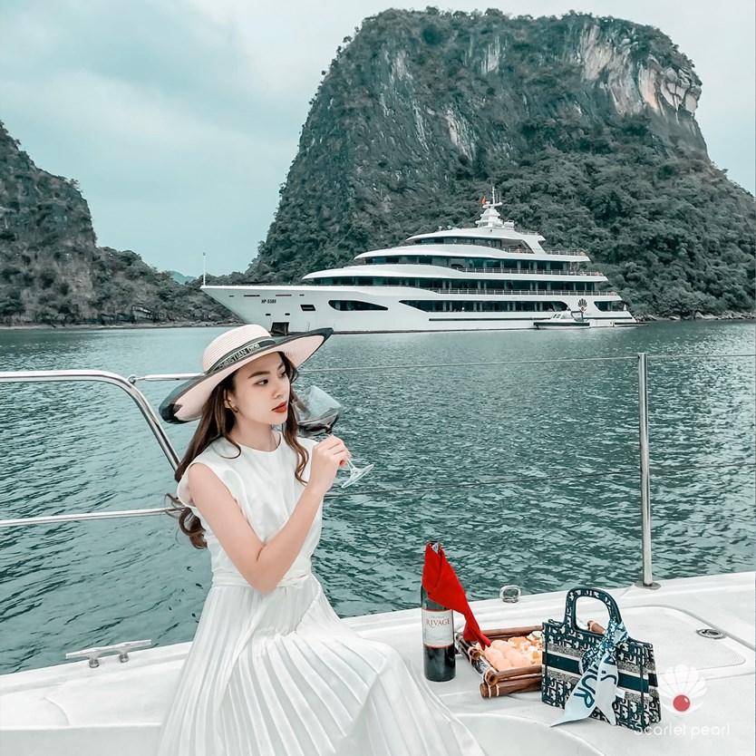 Du thuyền Scarlet Pearl cruise 5 sao vịnh Lan Hạ