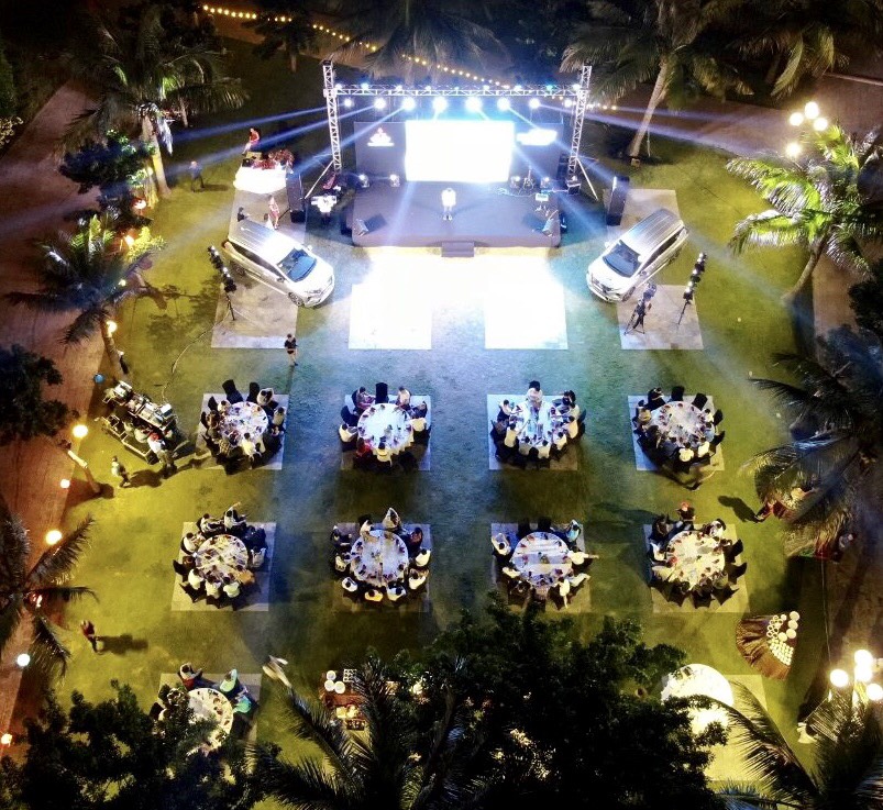 Gala dinner tổ chức tại bãi biển riêng Paradise Bay