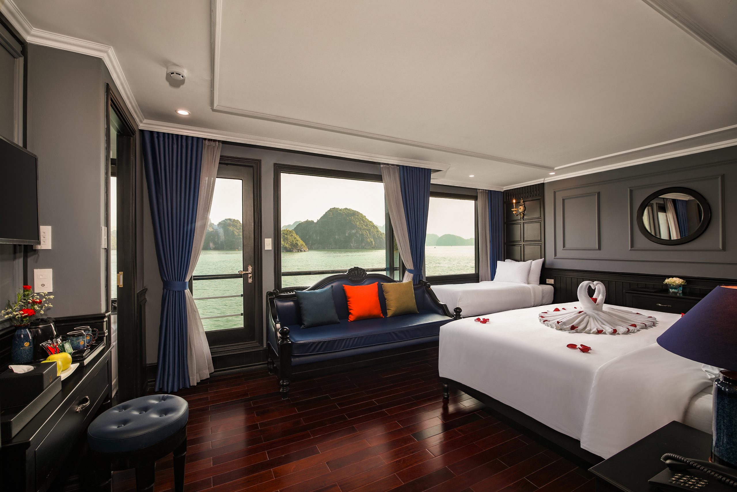 Rosy cruise - Du thuyền 5 sao vịnh Lan Hạ 9 Hang Luxury Suite du thuyen Lan Ha 5 sao Rosy cruise