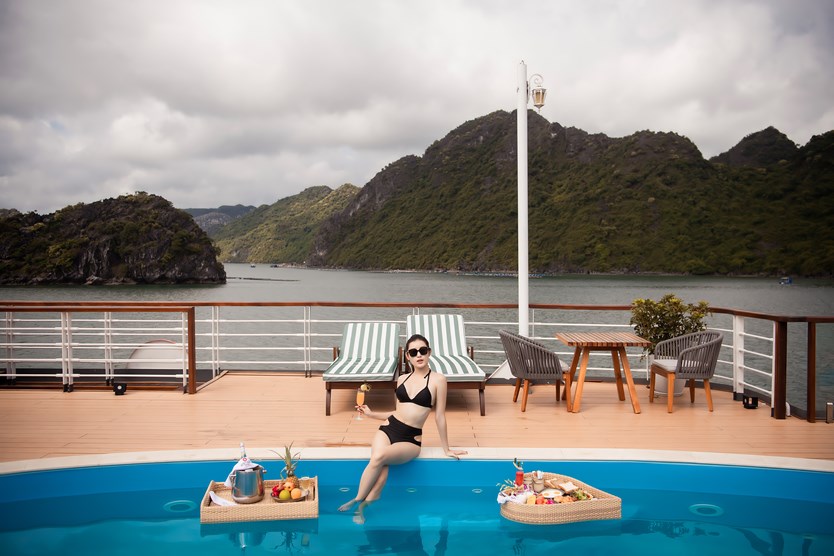 Du thuyền Heritage Bình Chuẩn 5 sao vịnh Lan Hạ