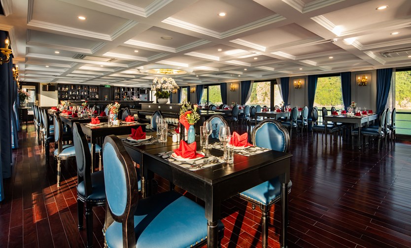 Rosy cruise – Du thuyền 5 sao vịnh Lan Hạ