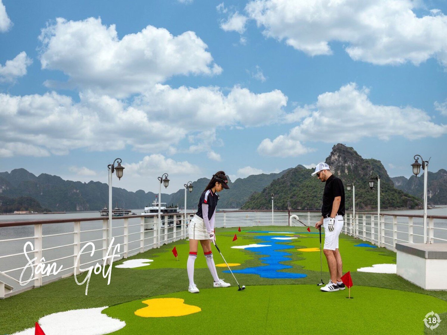 Du thuyền Mon Cheri cruise 5 sao vịnh Lan Hạ 2 Sân golf Du thuyền Mon Cheri Cruise 5 sao Lan Hạ