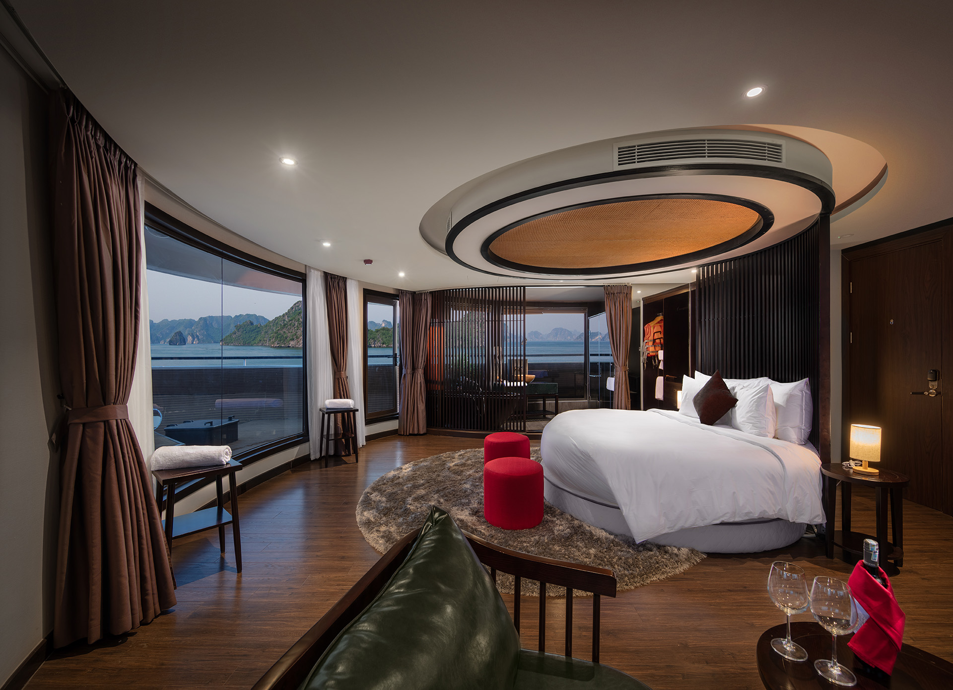 Du thuyền Scarlet Pearl cruise 5 sao vịnh Lan Hạ 9 onyx room du thuyen 5 sao vinh Lan Ha Scarlet pearl cruise